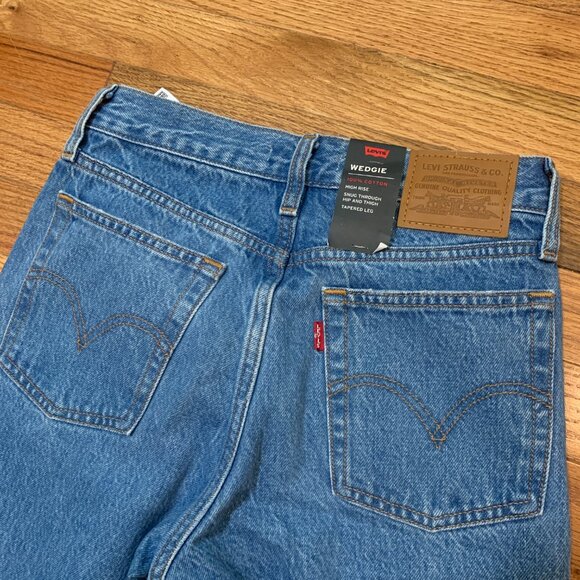 Levi's Wedgie Jeans Size 25 - Picture 5 of 5